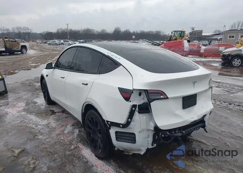 2021 Tesla Model Y Long Range Dual Motor All-Wheel Drive z USA, uszkodzony, nr VIN 5YJYGDEE6MF194003